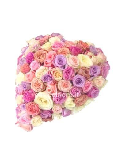 Cuore di rose assortite medio